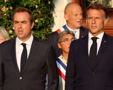 Les Français expriment un fort scepticisme à l'égard de Macron et Lecornu dans un sondage récent