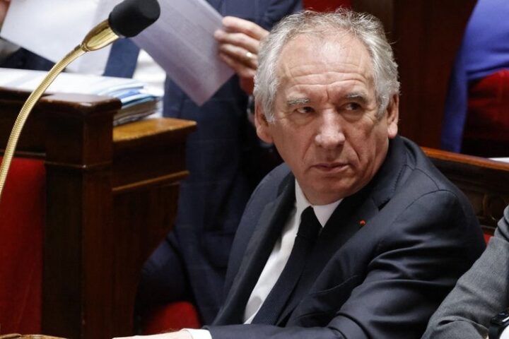 Les Républicains divisés sur la confiance au gouvernement et l'après-Bayrou lors du congrès de Port-Marly