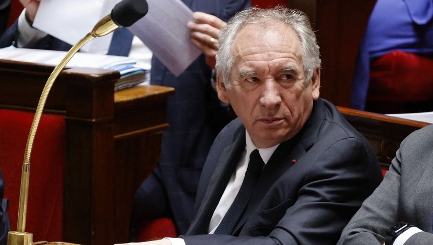 Les Républicains divisés sur la confiance au gouvernement et l'après-Bayrou lors du congrès de Port-Marly
