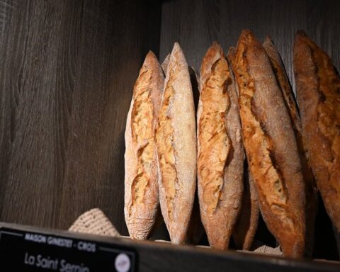 Lidl et Aldi relancent la guerre de la baguette avec leur offre à 29 centimes, indignant les boulangers
