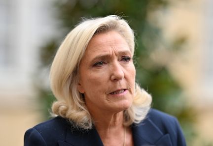 Marine Le Pen met en garde le nouveau Premier ministre Sébastien Lecornu avant son discours à Bordeaux