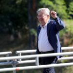 Mélenchon demande le départ de Macron et critique une éventuelle nomination de Faure à Matignon