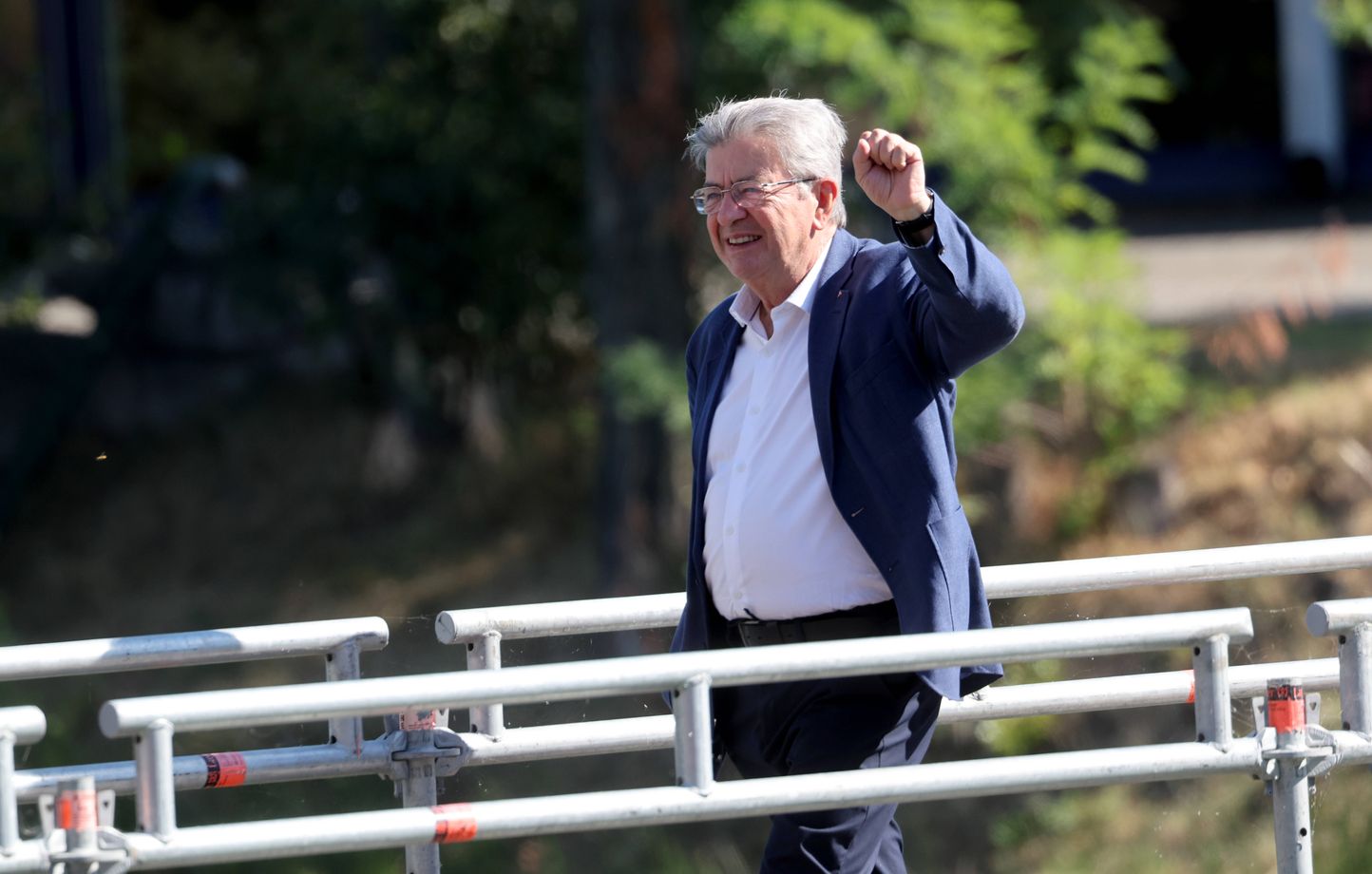 Mélenchon demande le départ de Macron et critique une éventuelle nomination de Faure à Matignon