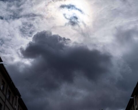 Météo-France place six départements en alerte orange pour pluie et orages ce dimanche