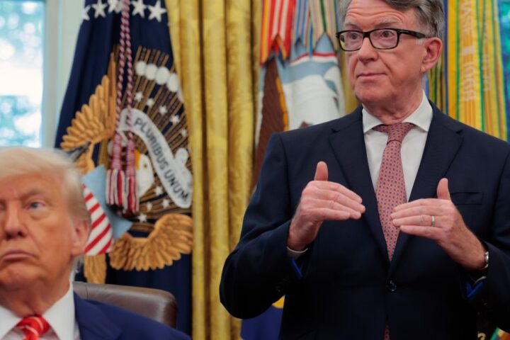 Peter Mandelson destitué en tant qu'ambassadeur britannique aux États-Unis suite à une controverse liée à Epstein