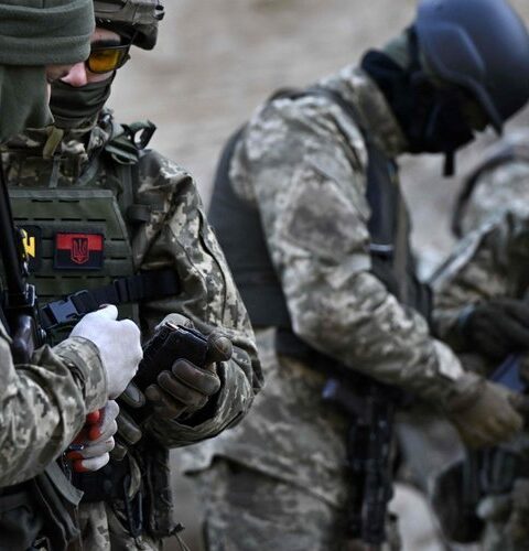 Quatre soldats ukrainiens, cachés pendant trois ans, exfiltrés par l'unité spéciale "Angels"