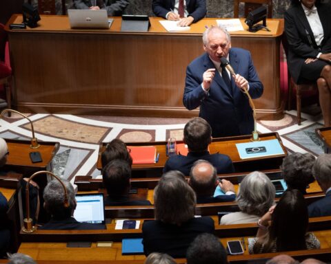 Qui succédera à François Bayrou après sa chute au gouvernement ?