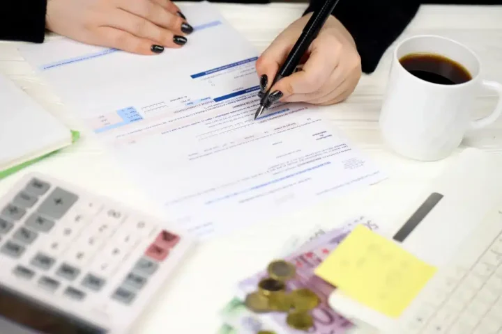 Réforme controversée : le RN propose de tripler les jours de carence pour les fonctionnaires en cas d'arrêt maladie.