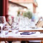 Restaurants fantômes : des tarifs qui dissuadent même les touristes.