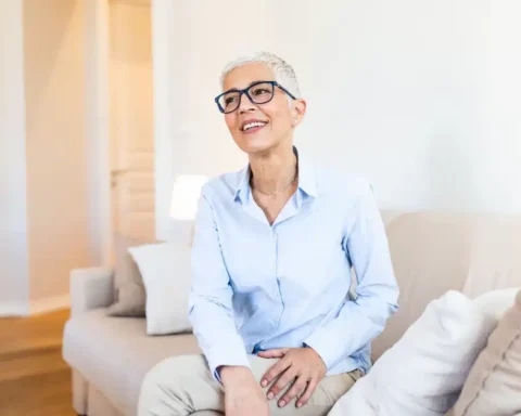 Retraite 2025 : le montant considéré comme "idéal" pour vivre seul suscite des préoccupations.