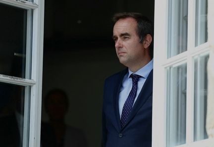 Sébastien Lecornu critiqué par Aurélien Le Coq : "hypocrisie similaire à celle de François Bayrou"