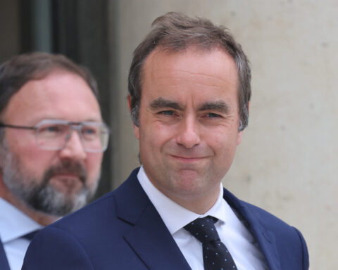 Sébastien Lecornu nommé Premier ministre par Emmanuel Macron pour instaurer une stabilité politique en France