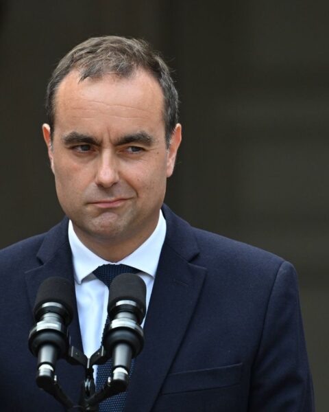 Sébastien Lecornu promet de revenir sur la suppression de deux jours fériés en France