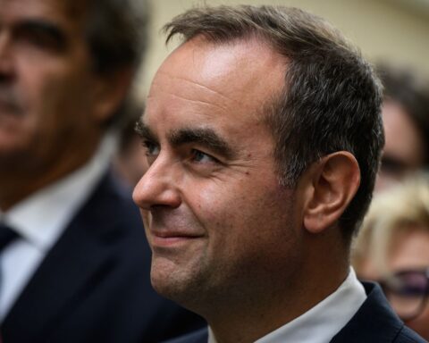 Sébastien Lecornu reçoit le PS et le RN avant une journée de mobilisation sociale