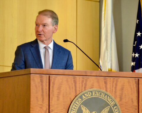 SEC et CFTC s'unissent pour valider le trading des cryptocurrences sur les places enregistrées
