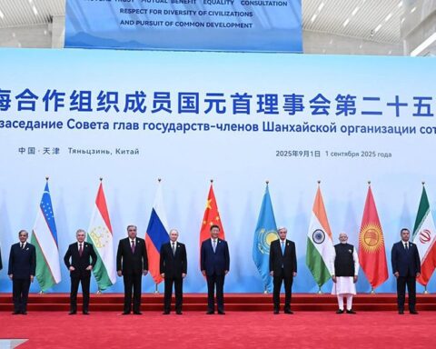 Sommet en Chine : les présidents russe, chinois et indien renforcent leurs liens malgré le passé récent