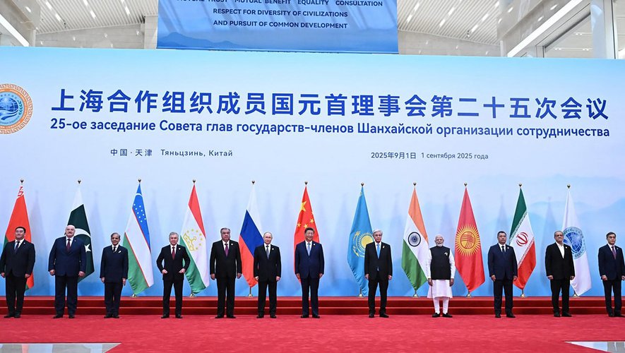 Sommet en Chine : les présidents russe, chinois et indien renforcent leurs liens malgré le passé récent