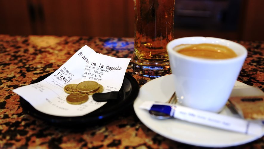 Taxation des pourboires : la restauration française en émoi face à une nouvelle menace fiscale