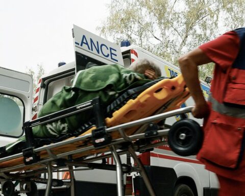 Un bombardement russe fait au moins 24 morts parmi des retraités en Ukraine près de Donetsk