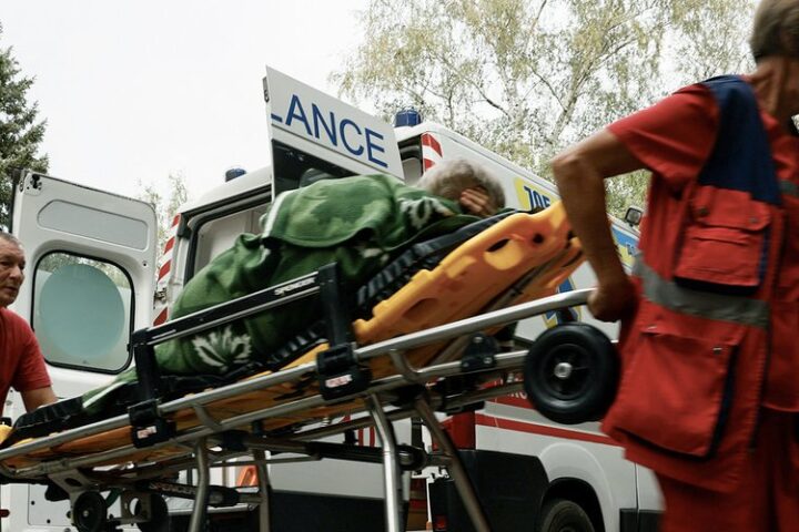 Un bombardement russe fait au moins 24 morts parmi des retraités en Ukraine près de Donetsk