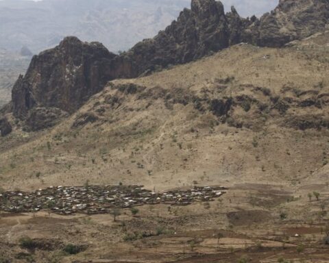 Un glissement de terrain au Darfour fait plus de mille morts dans un village enseveli