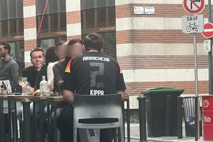 Un homme porte un maillot antisémite à Toulouse, le CRIF annonce un dépôt de plainte