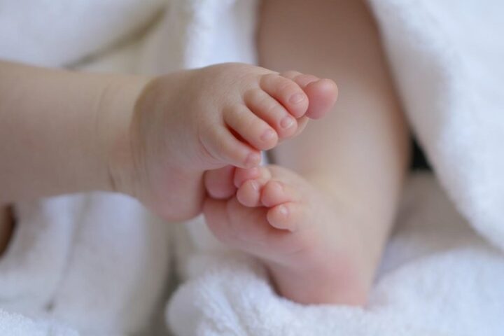 Un père américain reconnu coupable du meurtre de son bébé de deux mois par overdose médicamenteuse