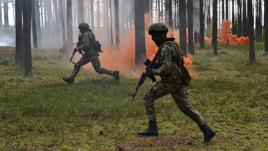 Un Russe de 25 ans, accusé de désertion, expulsé des États-Unis vers Moscou