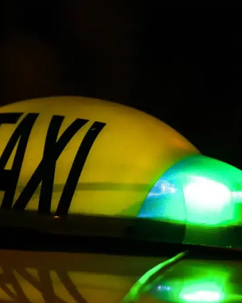Un taxi conventionné facture 7 km à 756 € : une situation qui enflamme les réseaux sociaux.