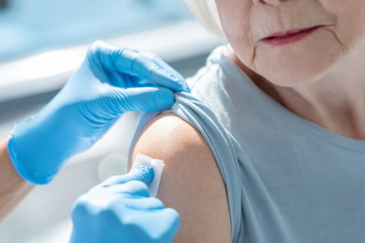 Vaccins antigrippaux améliorés : autorisation pour les seniors en France