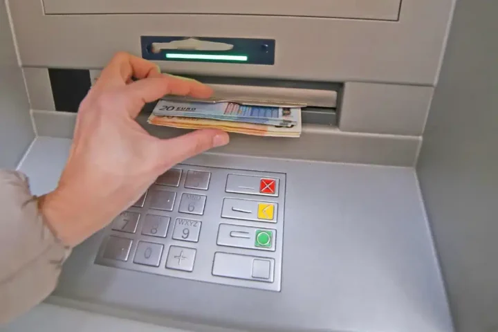 Val-d’Oise : ce distributeur atteint des sommets avec 1 million d’€ retirés en seulement 3 mois.