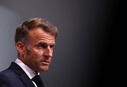 Vote de confiance : Emmanuel Macron appelle à l'unité des partis de la coalition, exclut LFI et RN