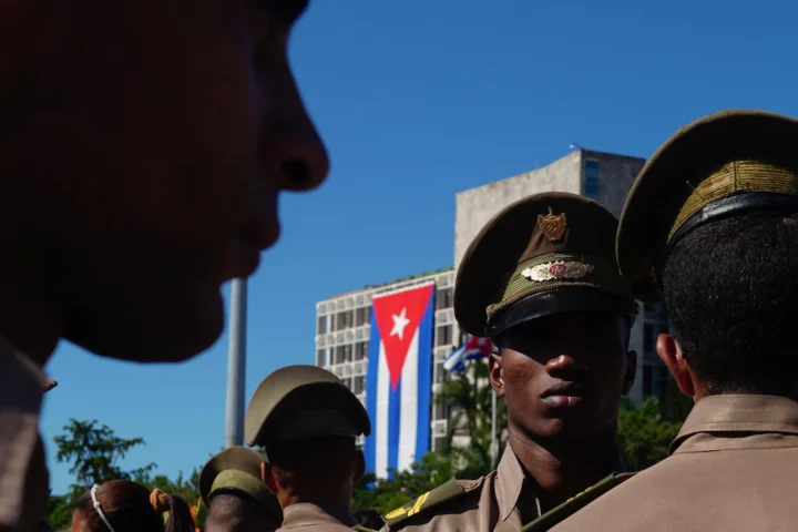Cuba intensifie son soutien militaire à la Russie dans la guerre contre l’Ukraine