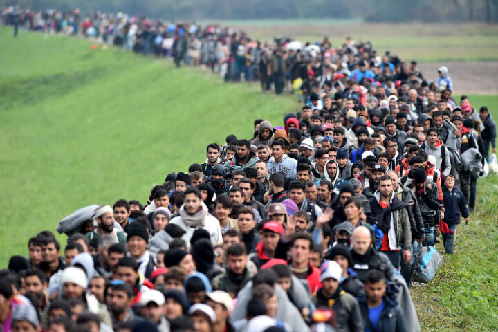 Des agents russes impliqués dans le trafic de migrants vers l’Europe et le Royaume-Uni
