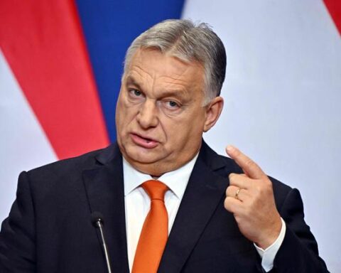 Orban à Copenhague accuse Bruxelles de favoriser la guerre