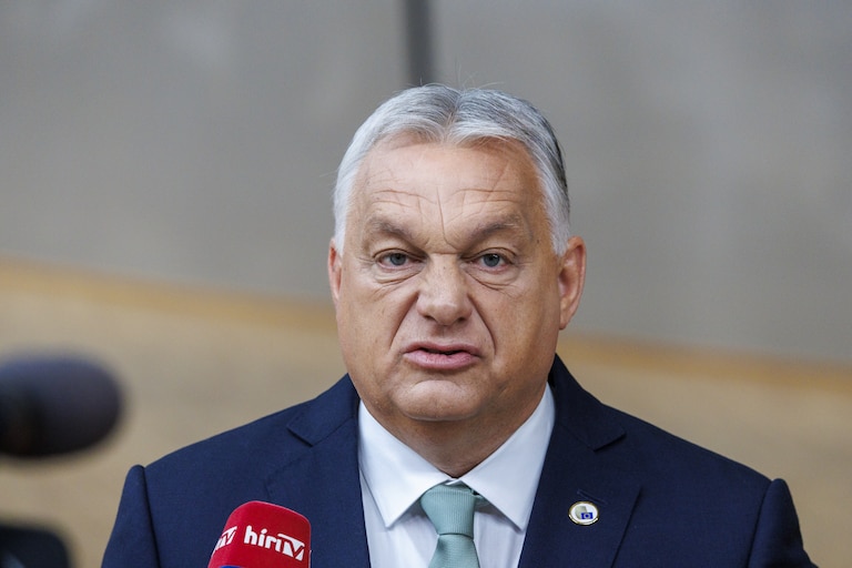 Orban cherche à contourner les sanctions américaines contre le pétrole russe