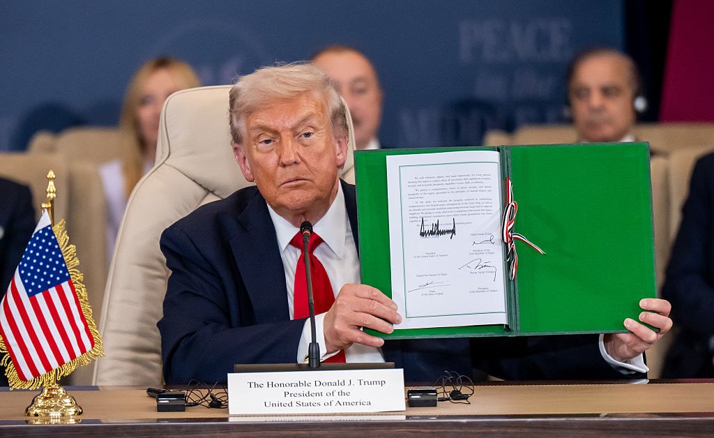 Absence d'un engagement de Trump pour une solution à deux États lors de la signature en Égypte