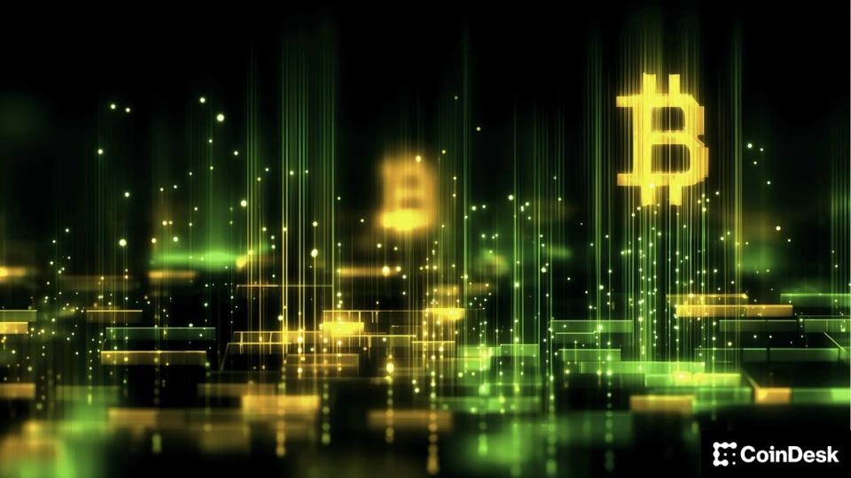 Bitcoin dépasse 123 000 $ alors que les mineurs se redressent; VanEck prédit un BTC à 644 000 $ avec la hausse de l'or