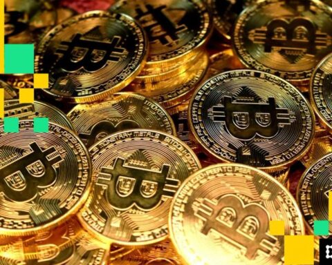 Bitcoin stagne autour de 112 100 $ alors que les traders attendent la décision de la Fed