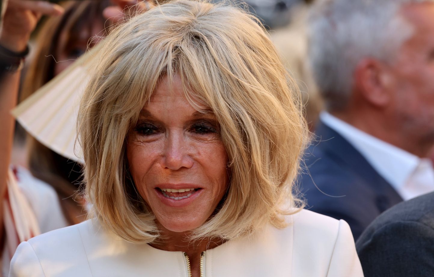 Brigitte Macron ne perçoit pas la somme de 33.333 euros par mois