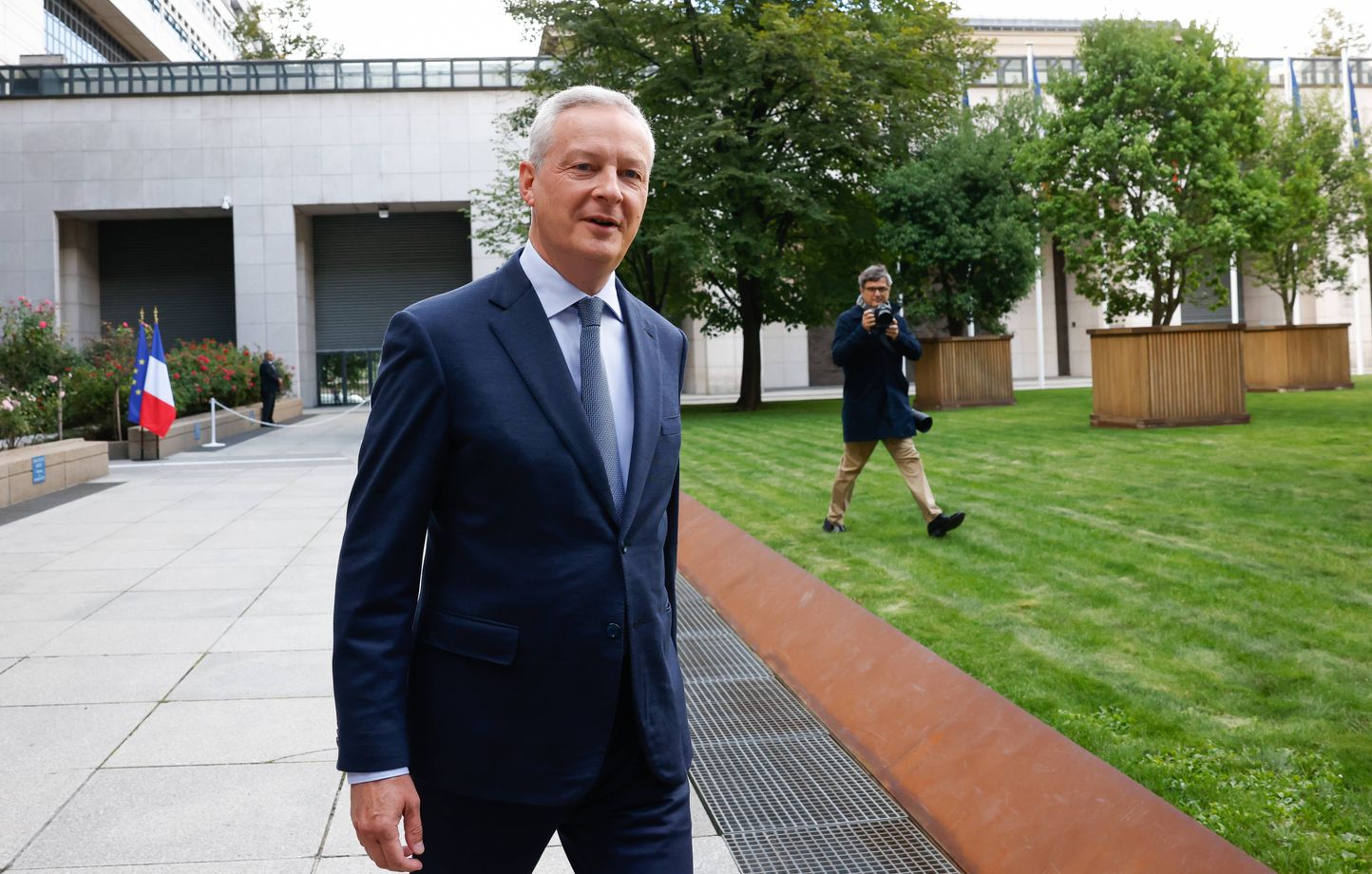 Bruno Le Maire démissionne du gouvernement français et reprend son poste d'enseignant en Suisse