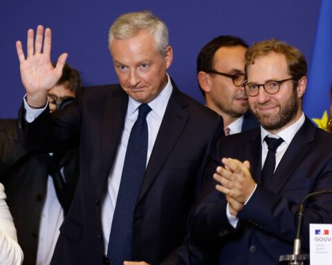 Bruno Le Maire nommé ministre des Armées après le départ de Sébastien Lecornu