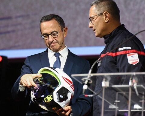 Bruno Retailleau annonce la fin de ses fonctions lors du congrès des pompiers au Mans