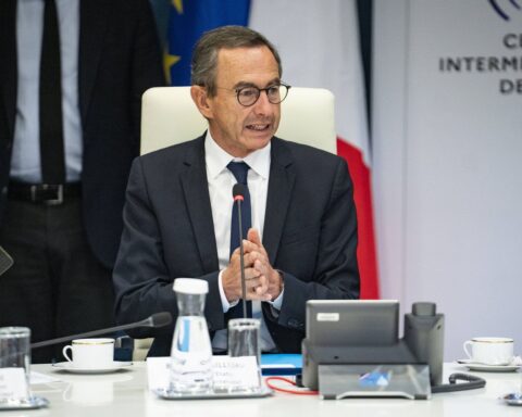 Bruno Retailleau et LR menacent de ne pas soutenir le gouvernement de Sébastien Lecornu