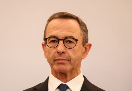 Bruno Retailleau tente de reprendre le contrôle des Républicains face à Laurent Wauquiez