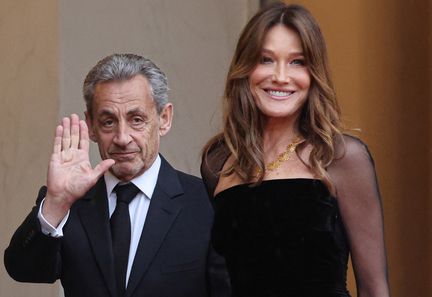 Carla Bruni se déclare ultra-sarkozyste après avoir soutenu Nicolas Sarkozy en pleine crise juridique