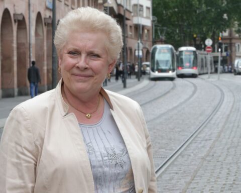 Catherine Trautmann annonce sa candidature aux élections municipales de Strasbourg