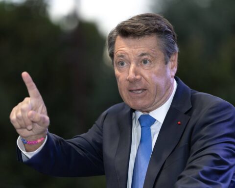 Christian Estrosi reçoit des menaces de mort via une lettre raciste et antisémite à Nice