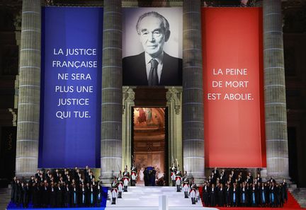 Cinq moments marquants de la panthéonisation de Robert Badinter, le 9 octobre 2025
