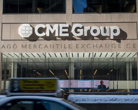 CME lance ses premières options de trading sur XRP et SOL, avec des transactions initiales réalisées par Wintermute et Galaxy